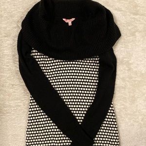 Women’s winter sweater, dress size small